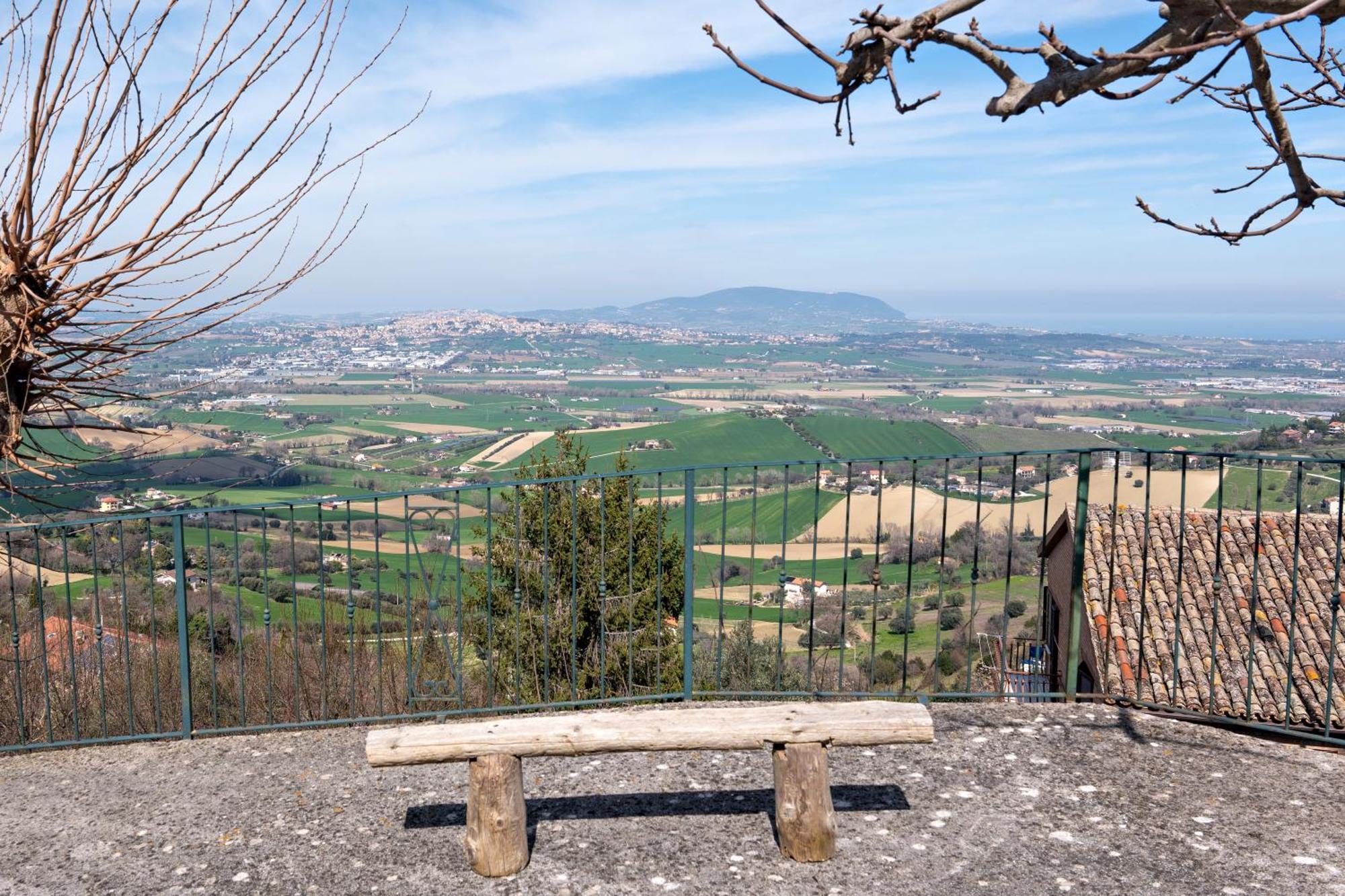 Silenziosa Luna Recanati